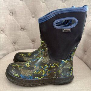 Bogs youth/kids boy 6 Waterproof 3 season Snow winter Boots. Axel. Camo-like